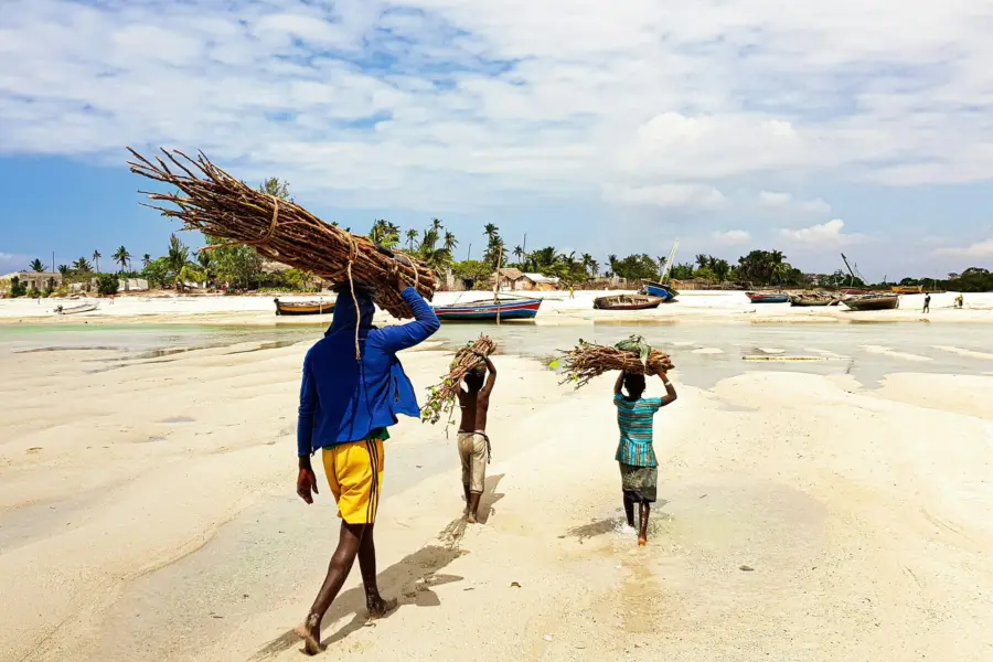 Avila Reizen Mozambique lokale bevolking op stand