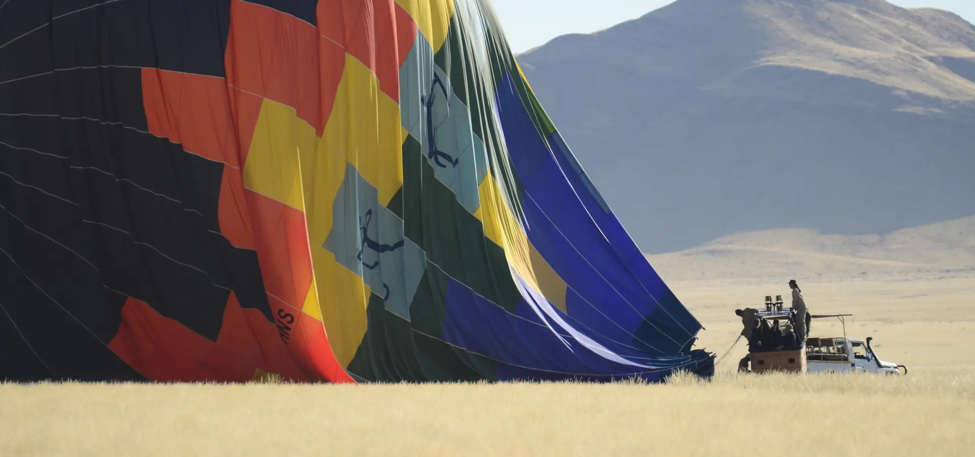 Avila Reizen Namibie Balloon After Landing