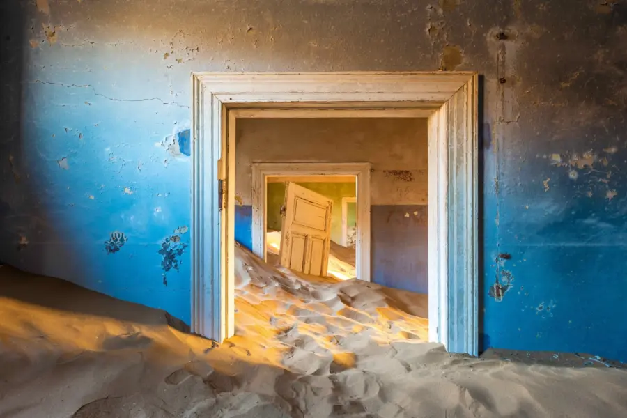 Avila Reizen Namibie Kolmanskop ghost town Namib Desert