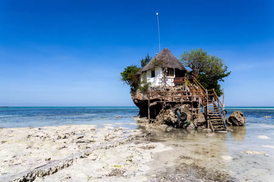 Avila Reizen Zanzibar the rock