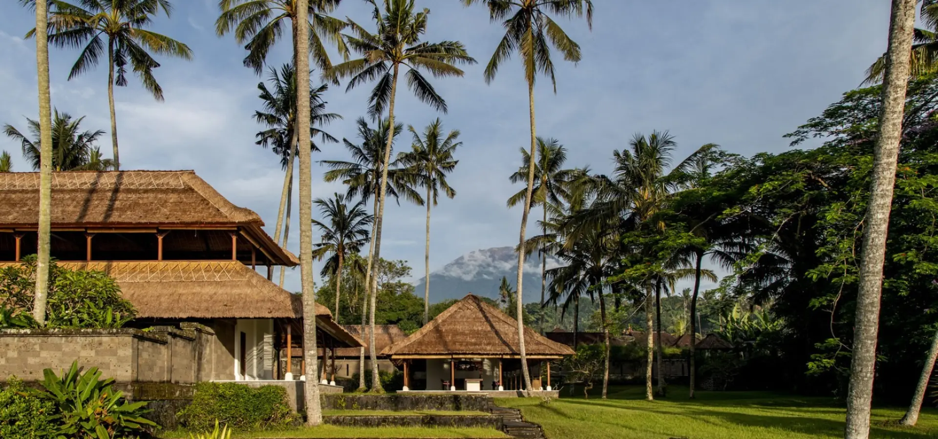 Avila Reizen Bali Estate Wangi Felixe