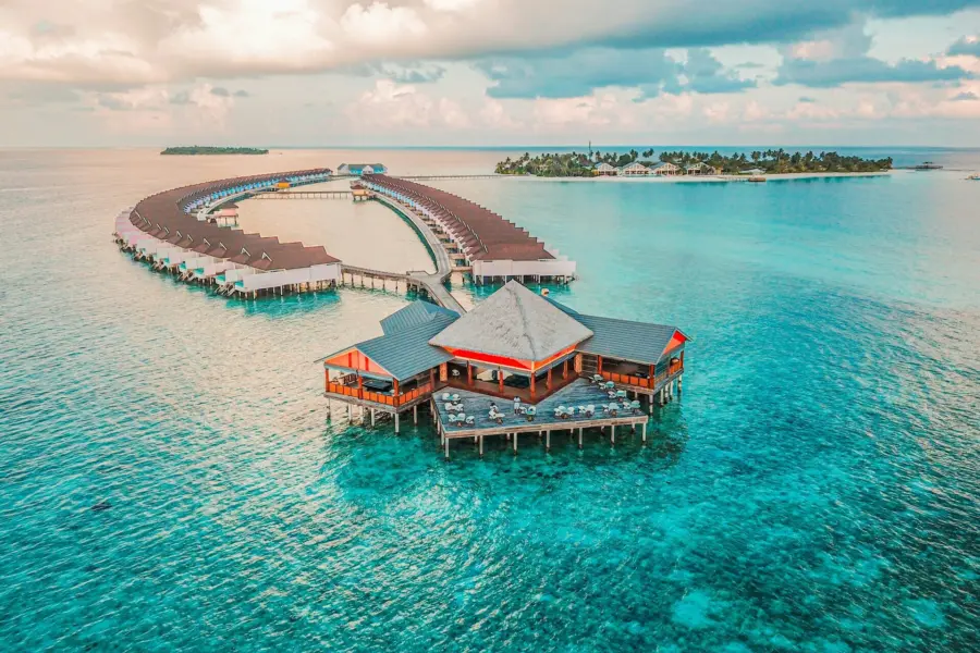 Avila Reizen Malediven water villas to Beru Bar