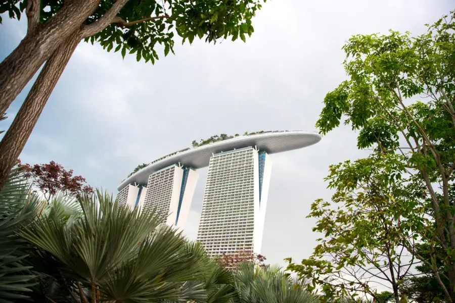 Avila Reizen Singapore Marina Bay Sands Singapore green