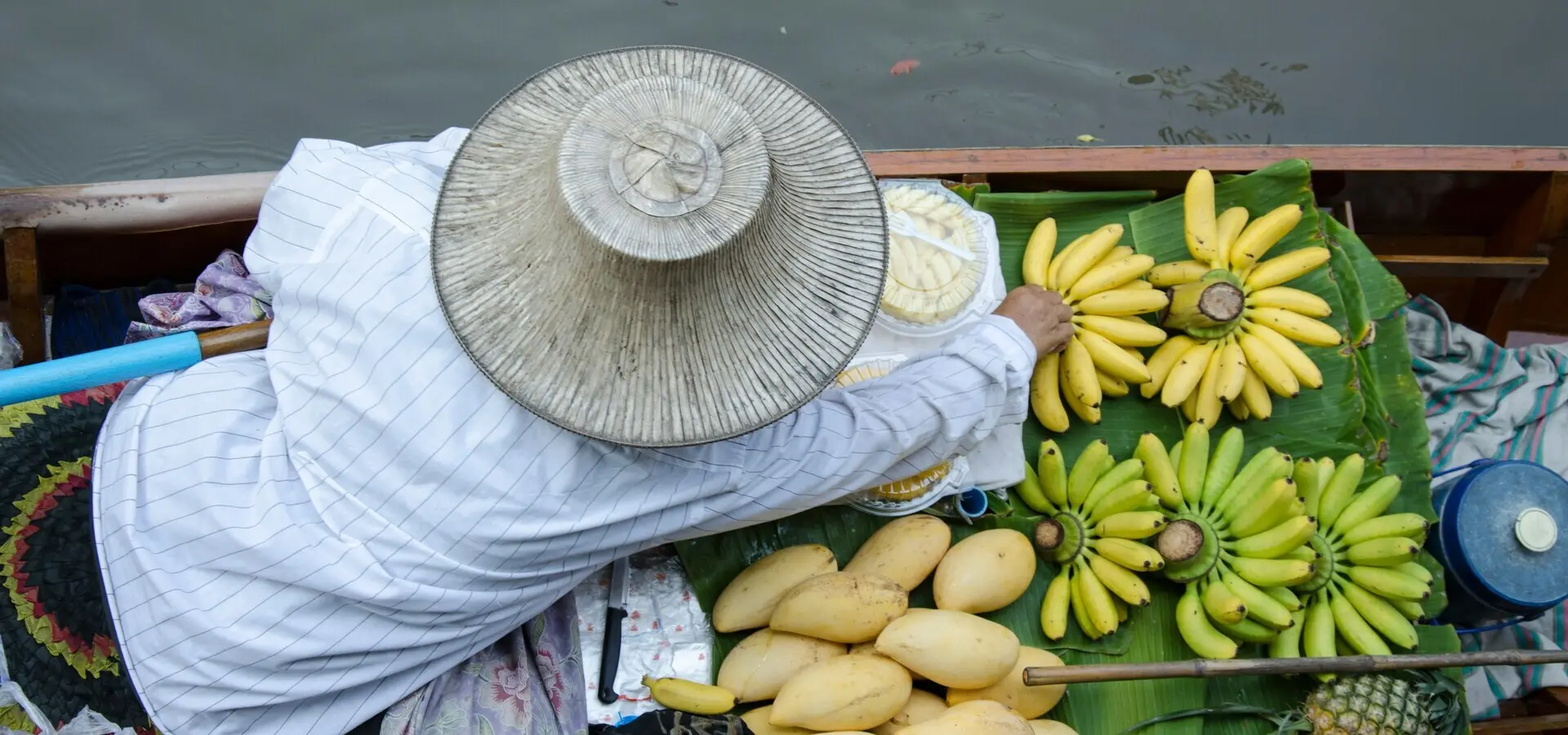 Avila Reizen Thailand Floatingmarket women