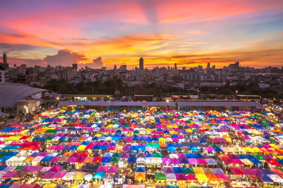 Avila Reizen Thailand nachtmarkt
