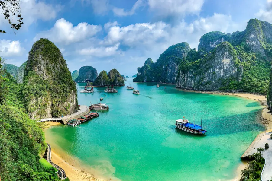 Avila Reizen Halong Bay
