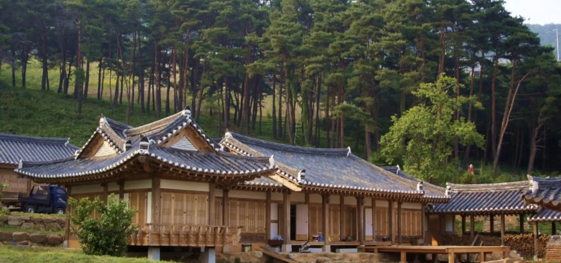 Avila Reizen Korean Traditional House