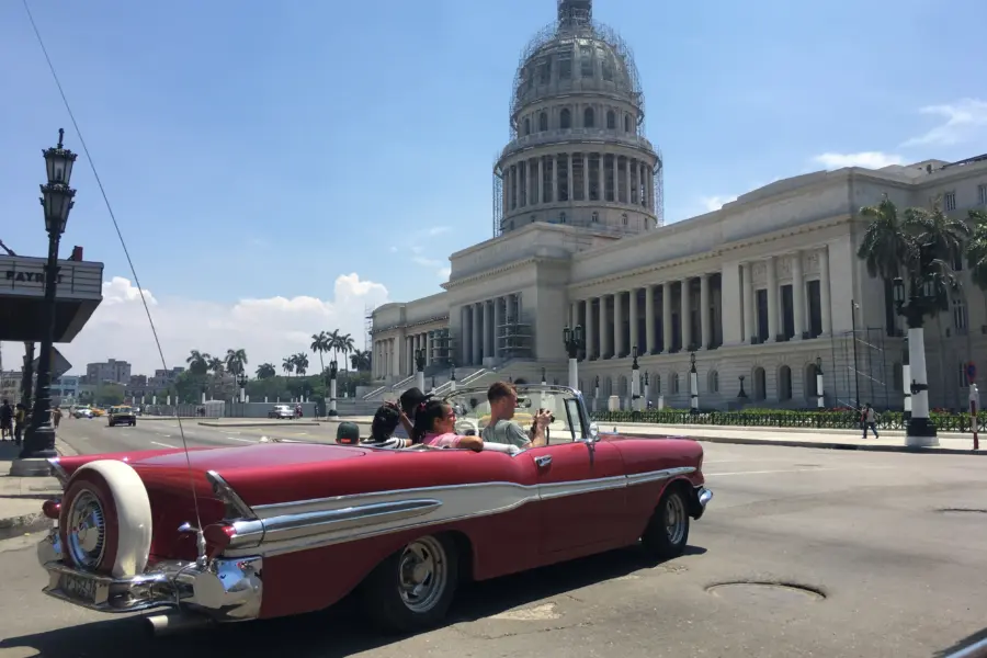 Avila Reizen Cuba Rijden in oldtimer IMG 3942