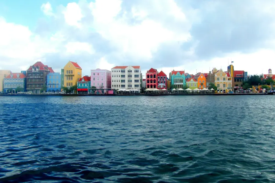 Avila Reizen Curaçao gevels willemskade