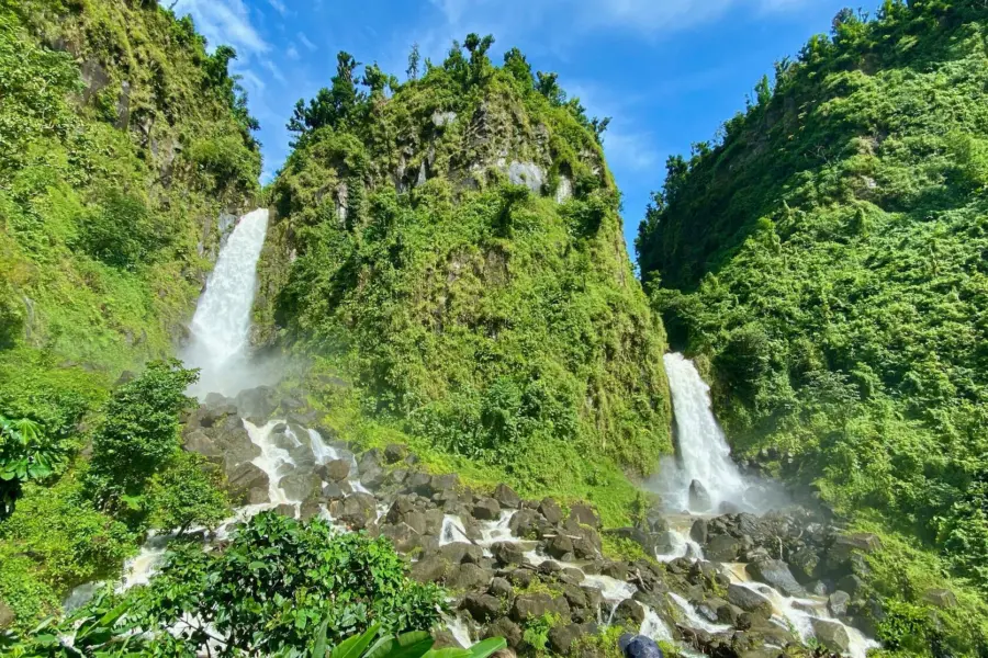 Avila Reizen Dominica waterfall wandeling