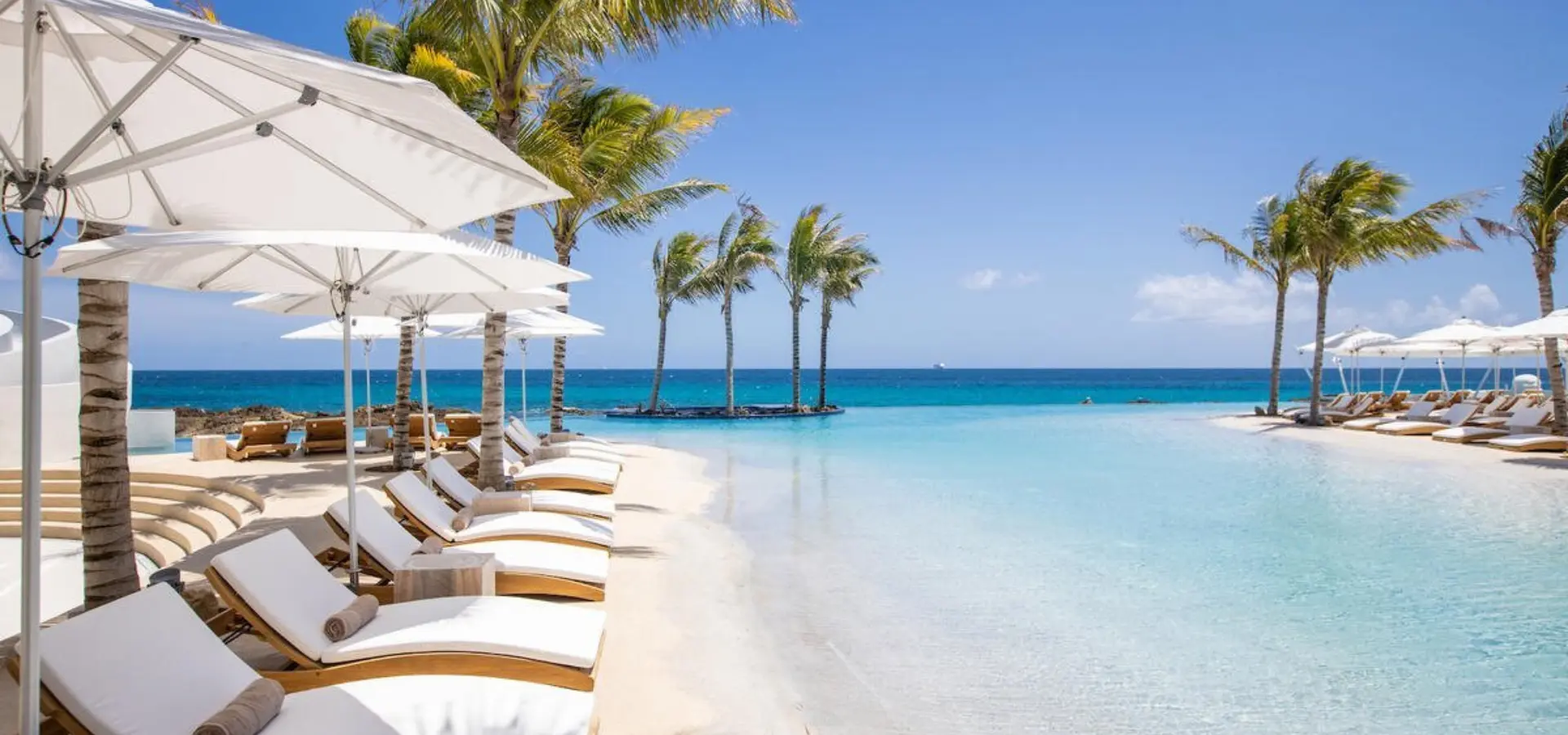 The Morgan Resort strand