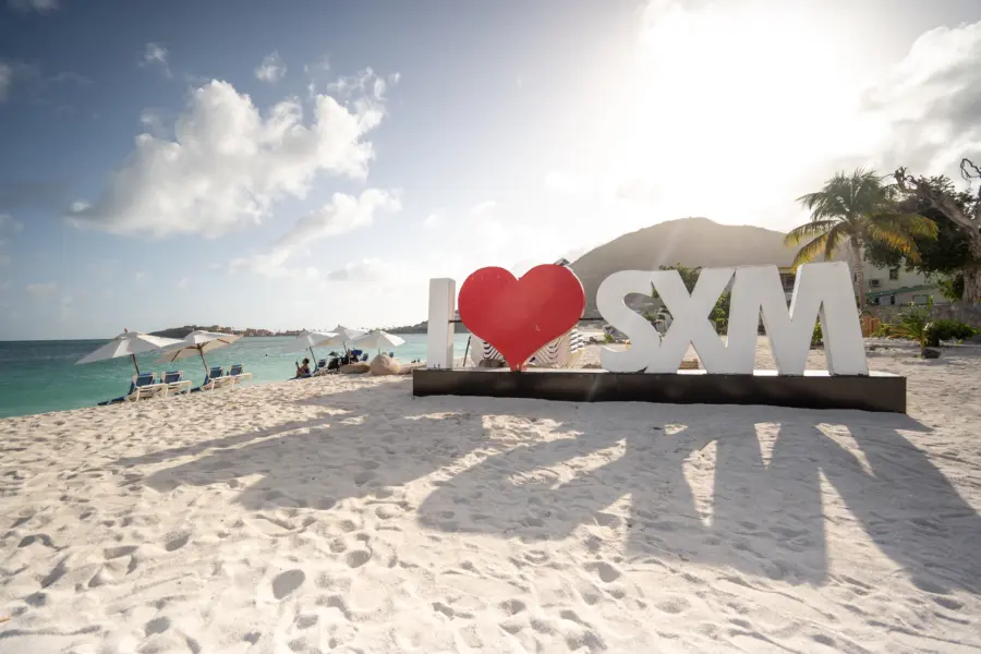 Avila Reizen St Maarten CAMERA 2327 T Edited 2