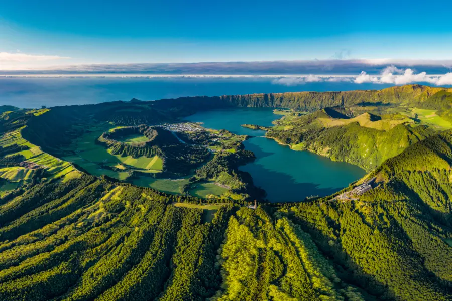 Avila Reizen Azores São Miguel arial view