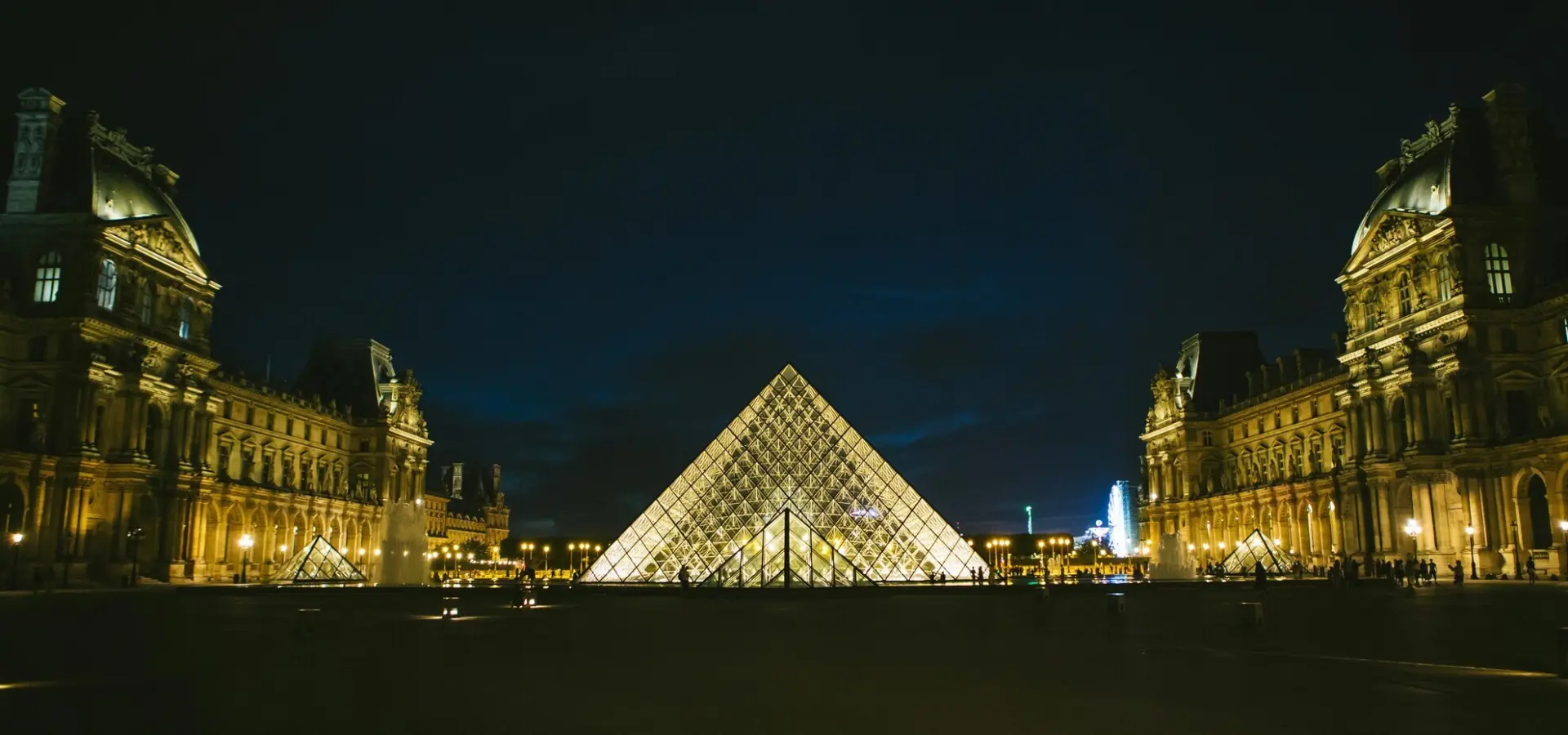 Avila Reizen Frankrijk Louvre Museum Paris France