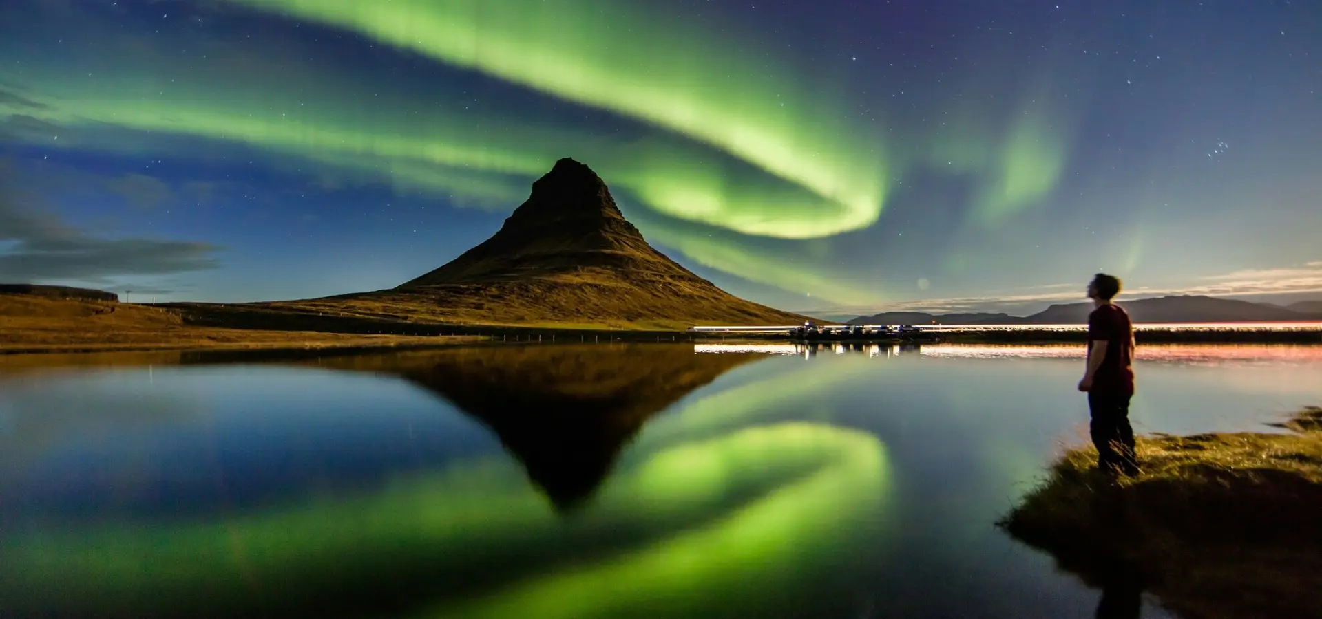 Avila Reizen I Jsland Kirkjufell Iceland noorderlicht