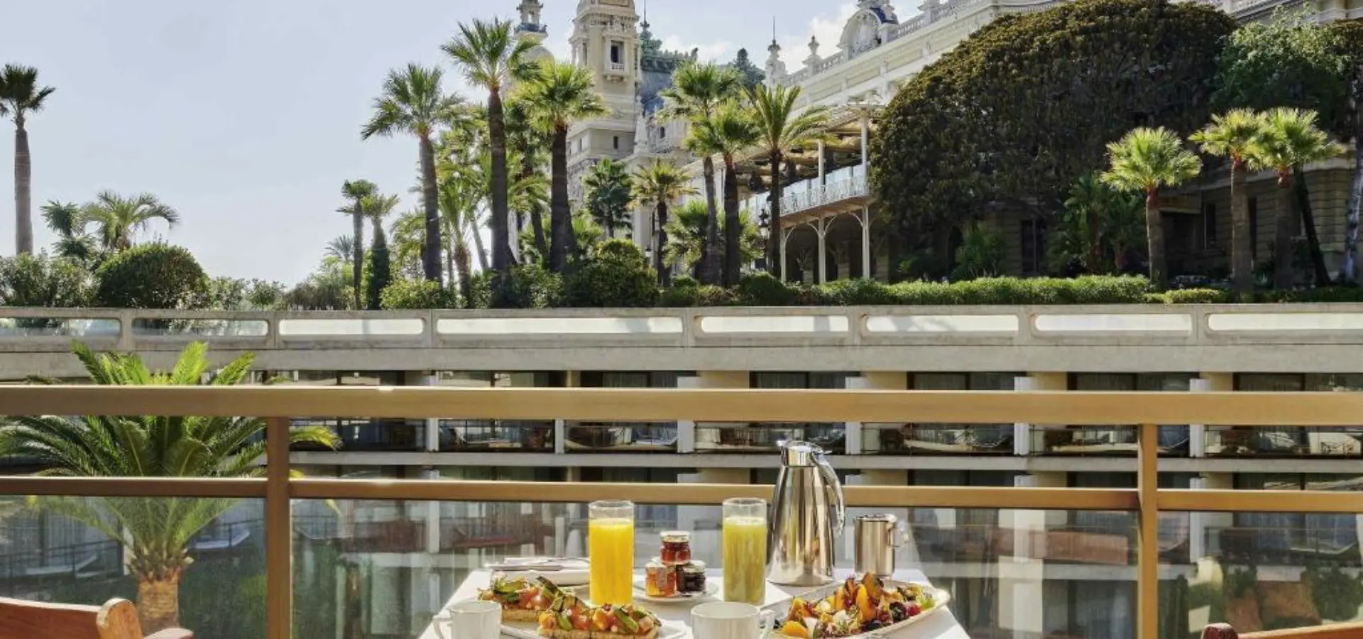 Avila reizen Monaco Fairmont Monte Carlo ontbijt op het terras