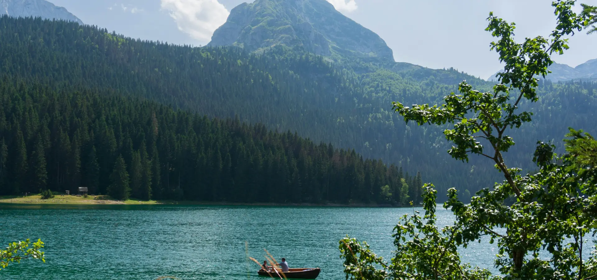 Avila Reizen Montenegro lake