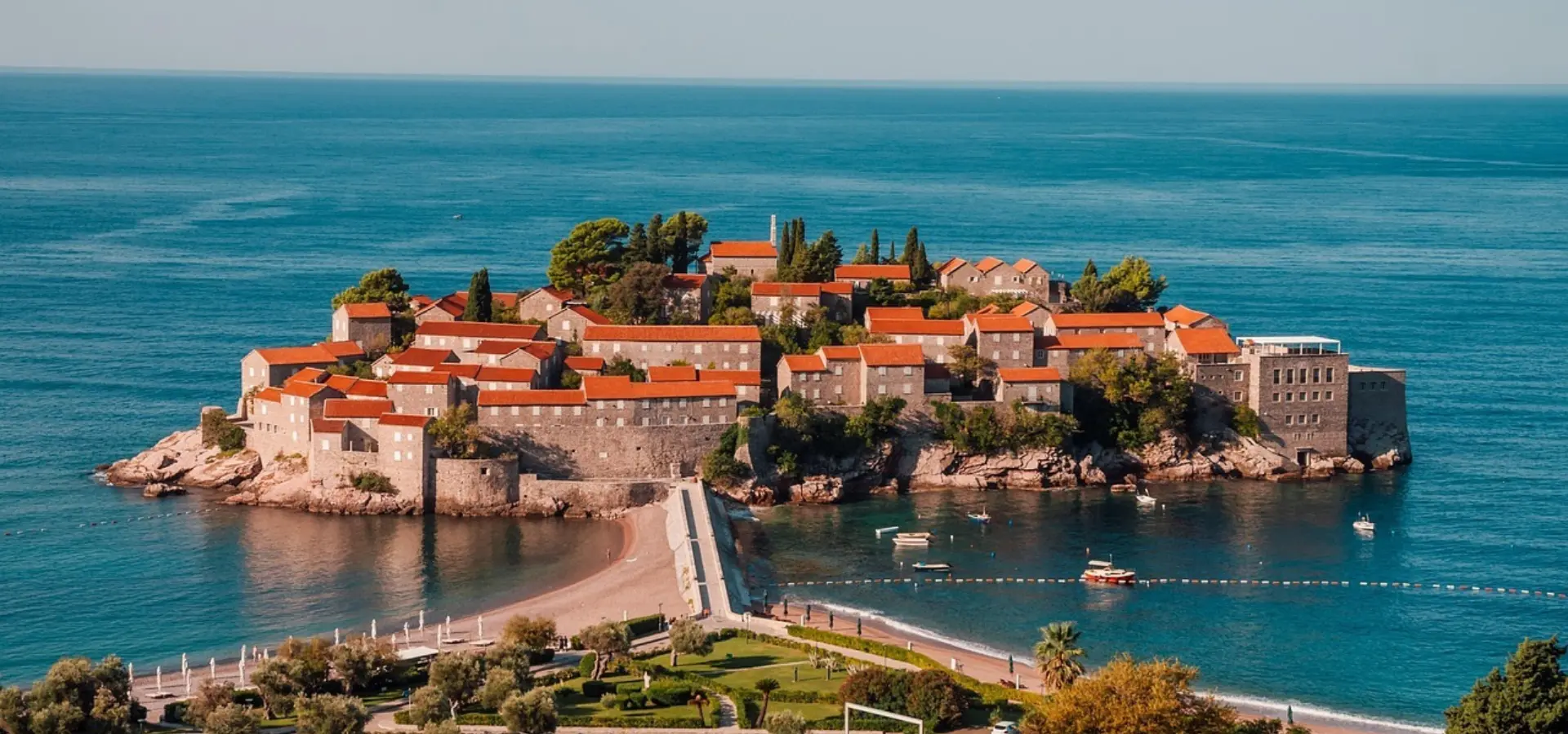 Avila Reizen island Montenegro