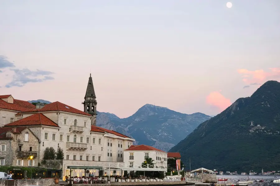 Avila Reizen Montenegro village