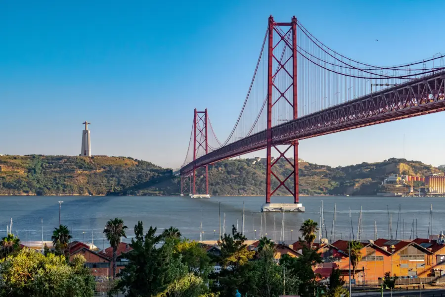 Avila Reizen Portugal Lisbon bridge