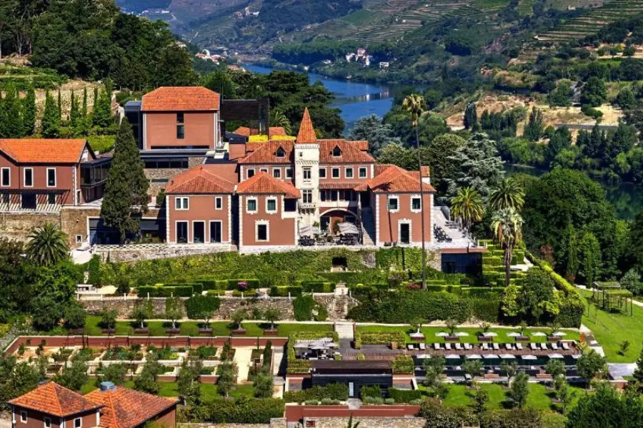 Avila Reizen Six Senses Durou