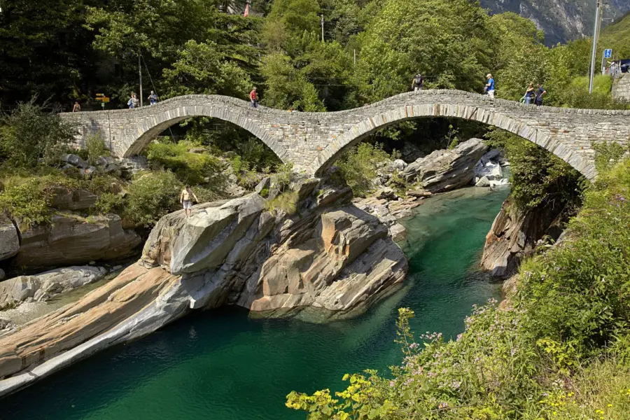 Avila Reizen Zwitserland Ticino Ponte dei Salti Lavertezzo