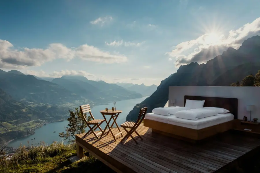 Avila Reizen Zwitserland The Zero Star Hotel with a million stars Walensee Switzerland