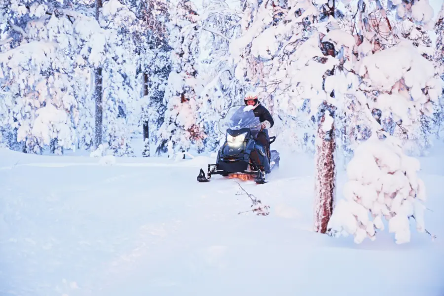 Avila Reizen Finland Lapland sneeuwscooter