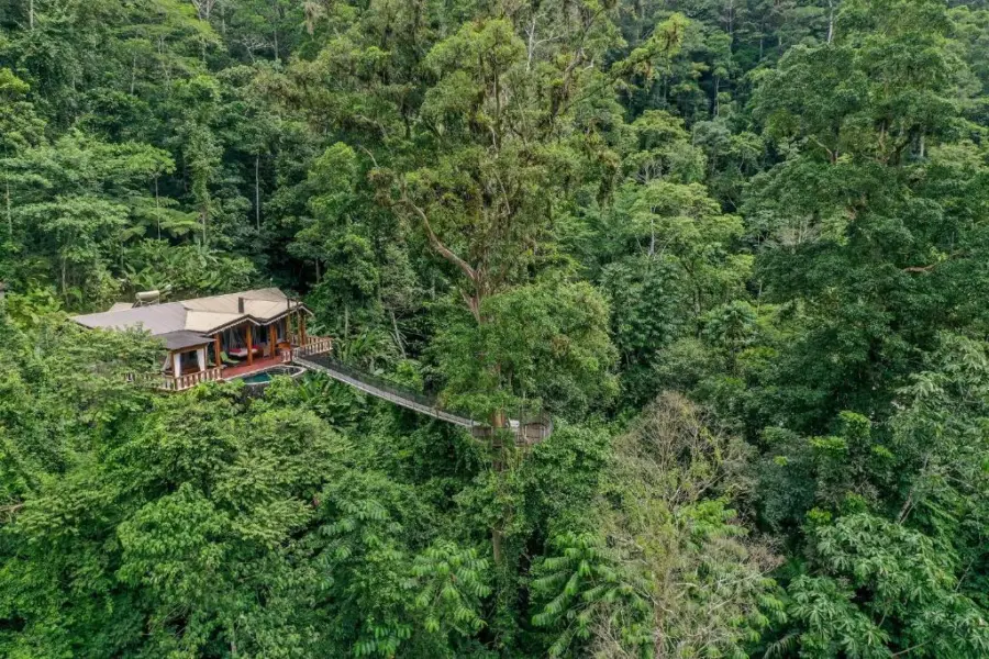 Avila Reizen Costa Rica Pacuare Lodge lodge omringd door natuur