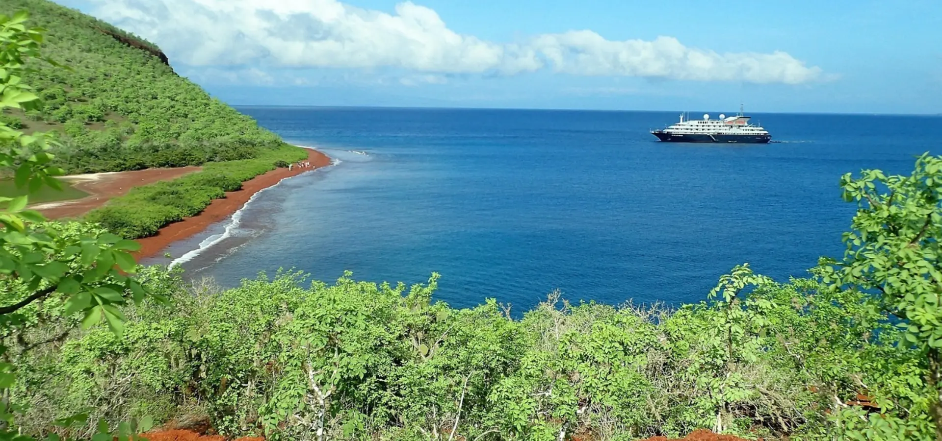 Avila Reizen Ecuador Galapagos eilanden cruise in baai