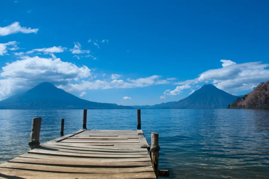 Avila Reizen Guatemala stijger in water