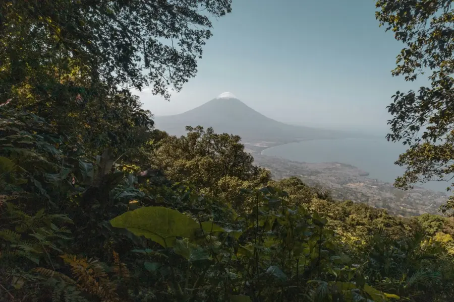 Avila Reizen Nicaragua Maderas vulkaan vanaf afstand