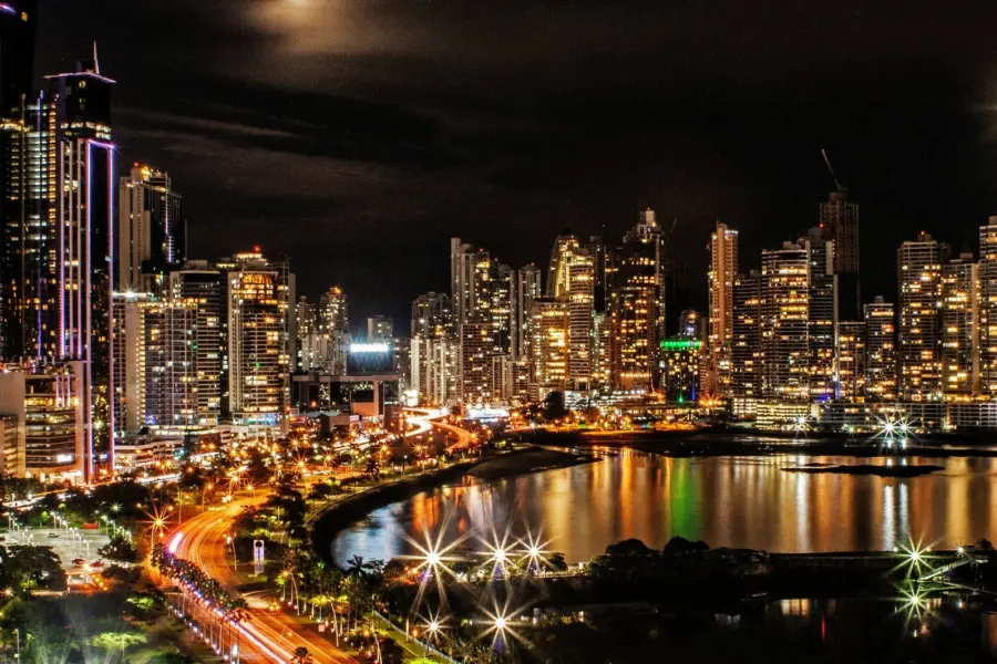 Avila Reizen Panama avond