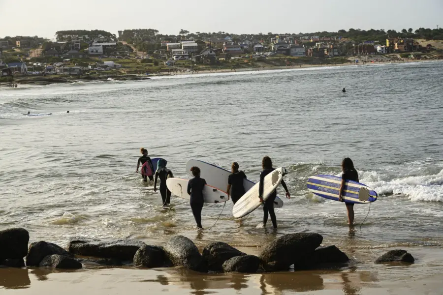 Avila Reizen Uruguay Rocha surfistas 4096 2725 max scaled
