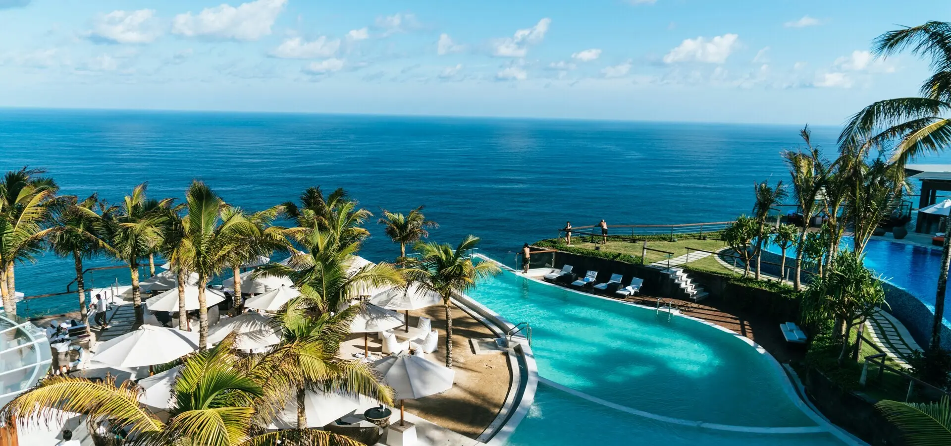 Avila Reizen Dubai hotel pool en beach