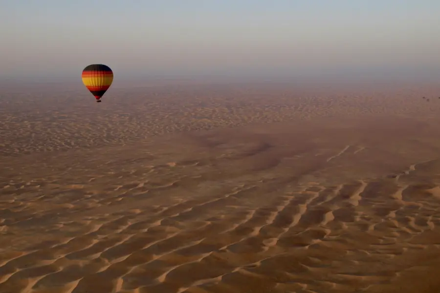 Avila Reizen Dubai experience ballon varen