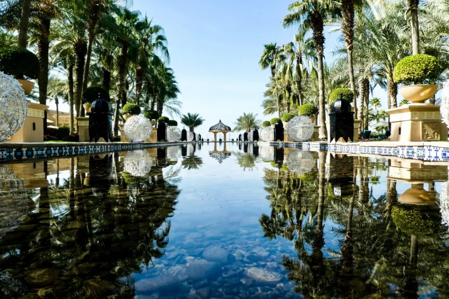 Avila Reizen Dubai hotel pool