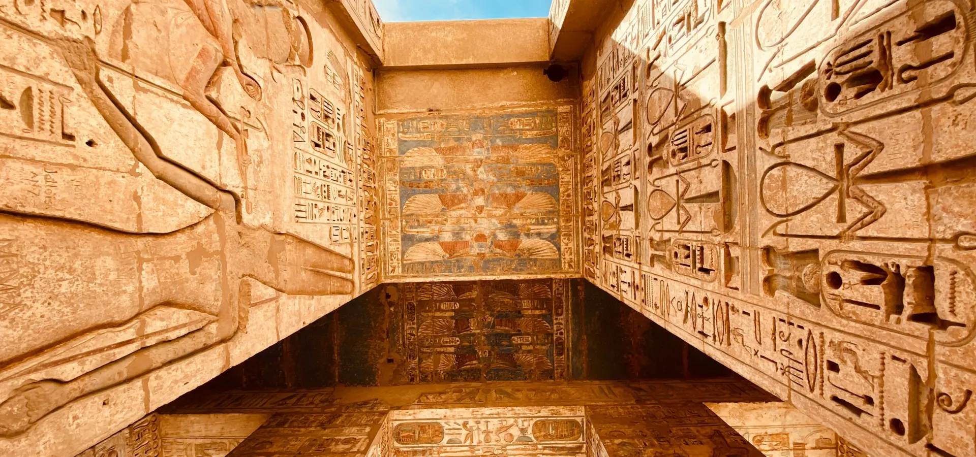Avila reizen egypte onderzijde gebouw