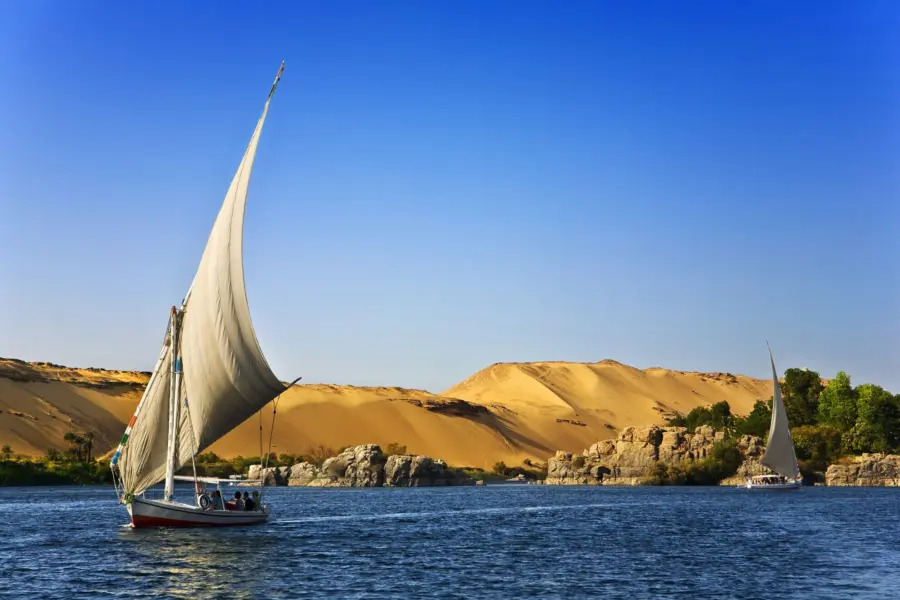 Avila Reizen Egypte boot op zee
