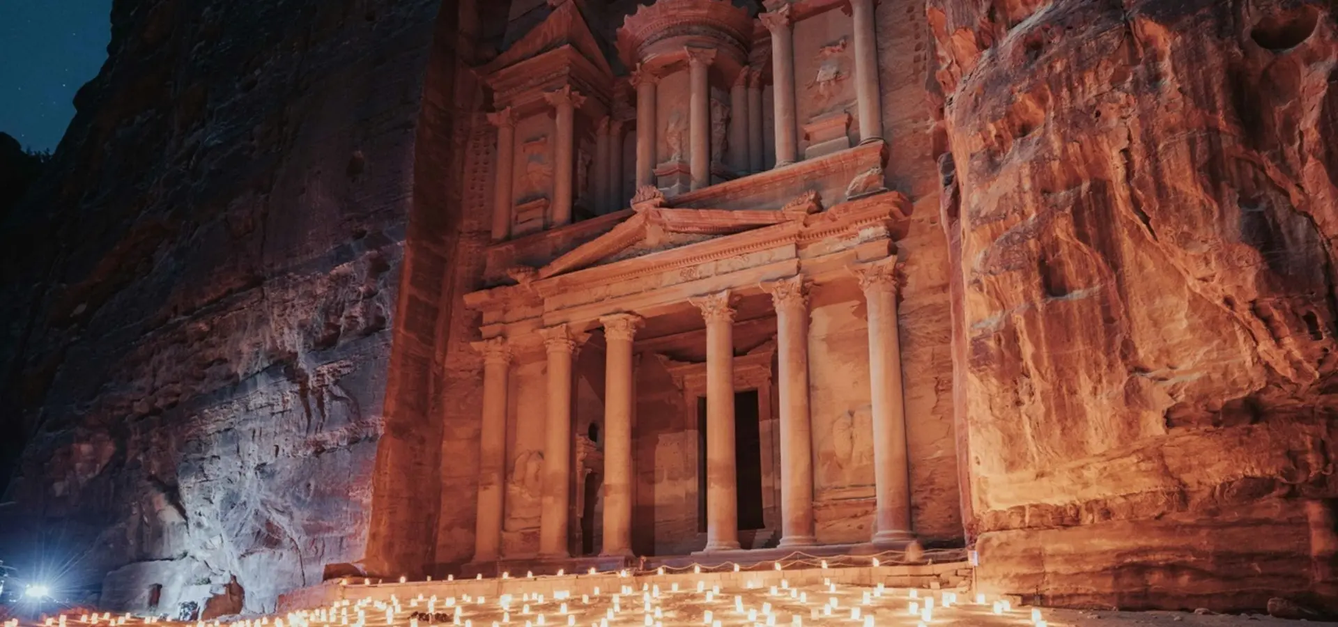 Jordanië Petra by night