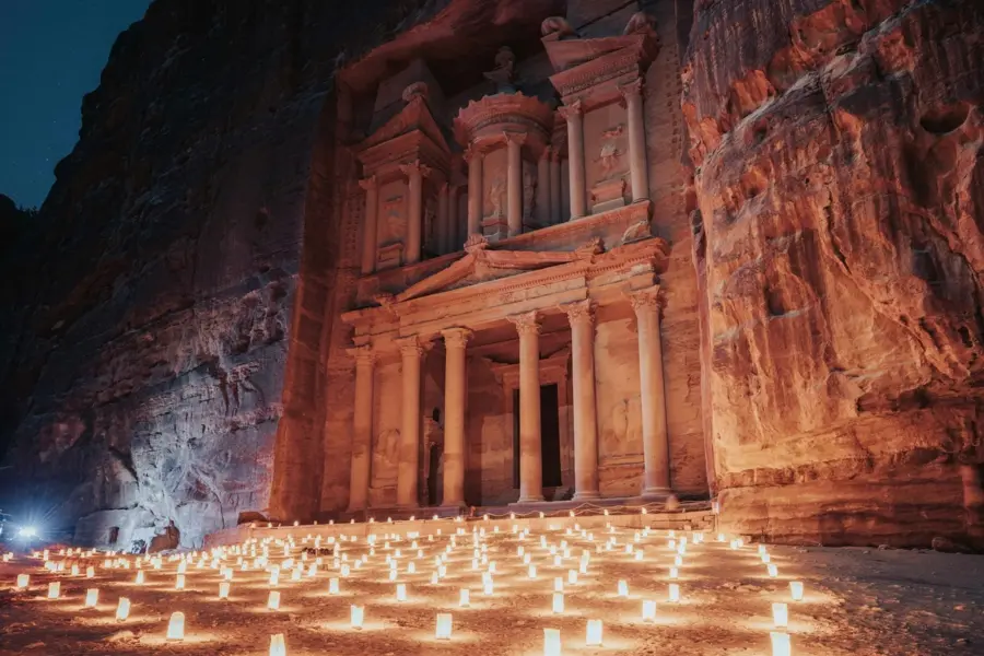 Jordanië Petra by night