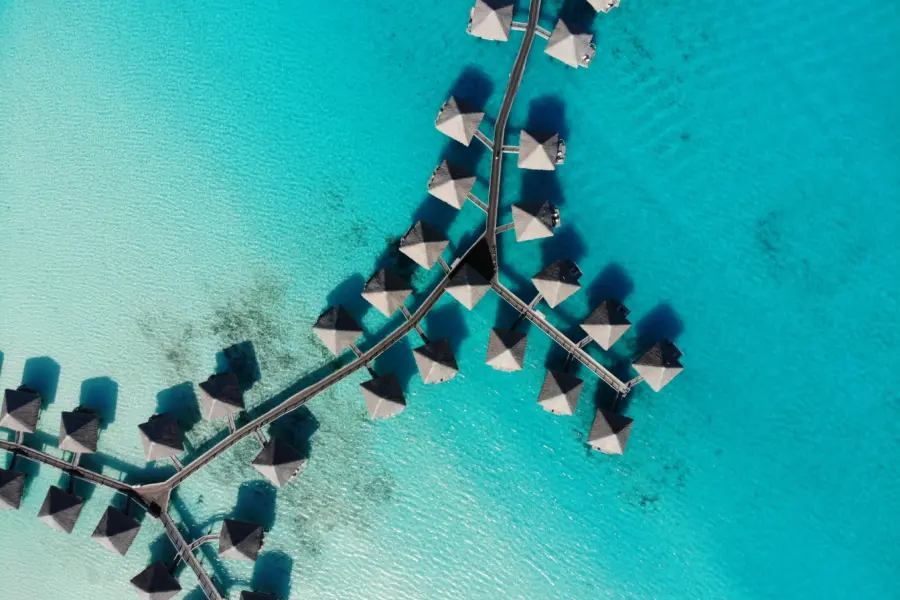 Avila Reizen Frans Polynesië Bora Bora overwaterbungalows vanaf boven