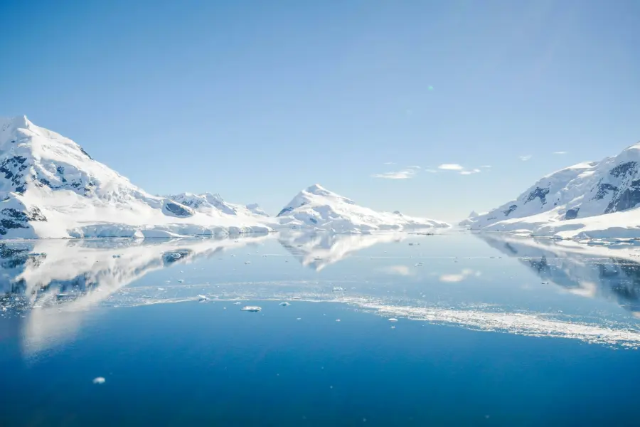 Avila Reizen Antarctica Elephant Island ijsbergen met oceaan