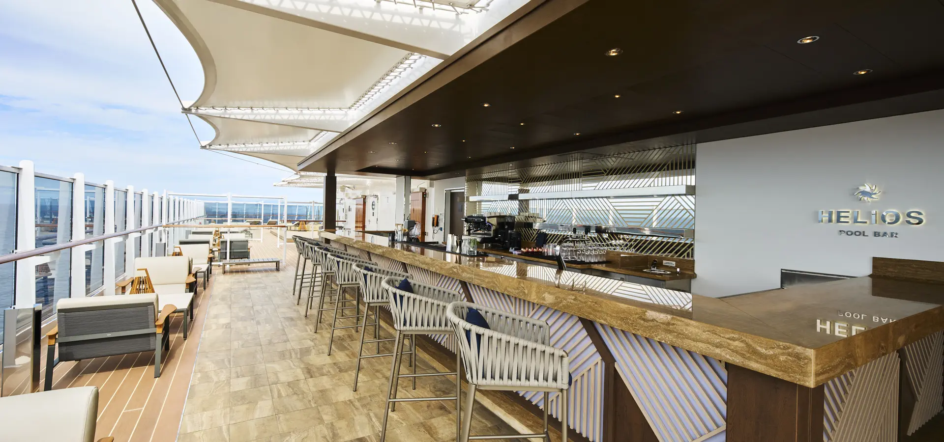 Avila Reizen cruises EXPLORA I HELIOS POOL AND BAR 03