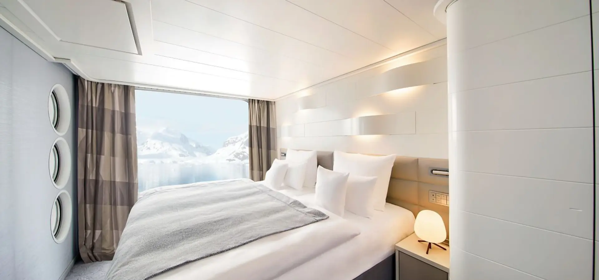 Avila Reizen Hapag Lloyd Cruises ins junior suite sleeping area20027 webdownload 1280