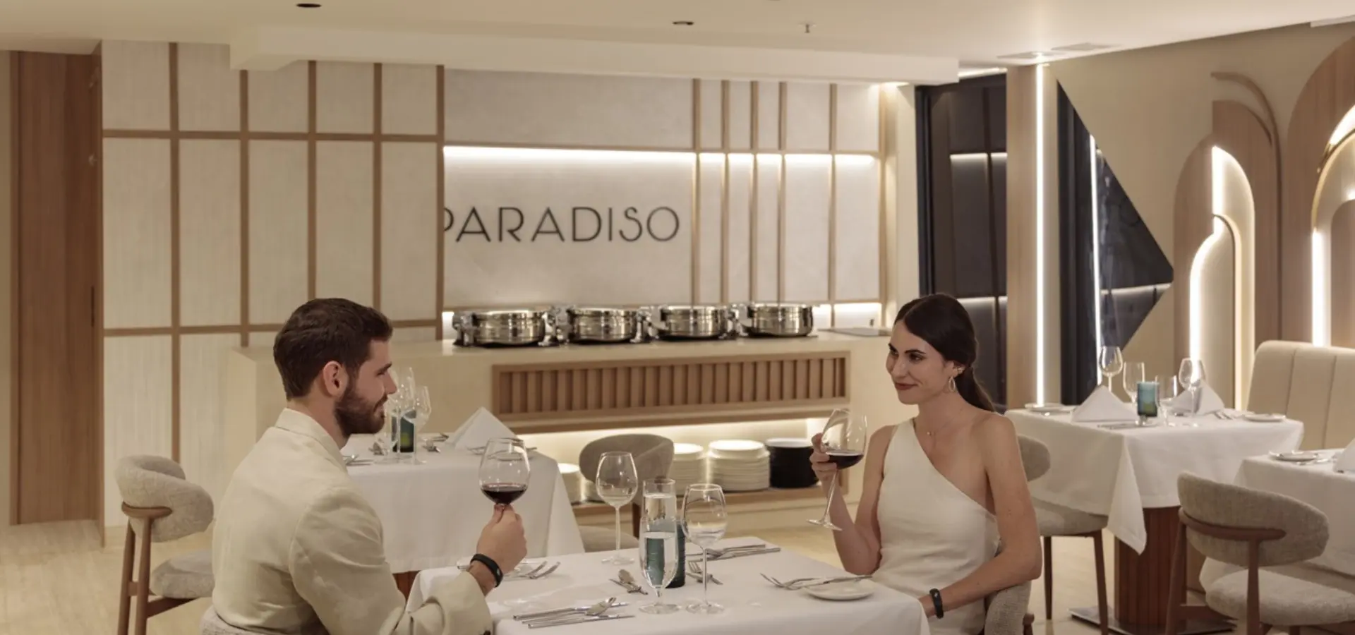 Avila Reizen Paradiso Hermes Galapagos Mega Catamaran