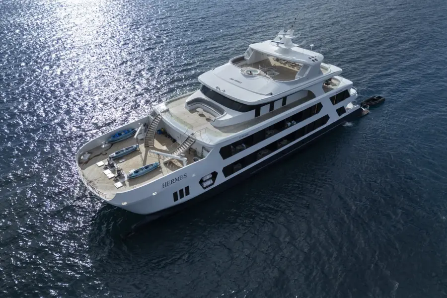 Avila Reizen Panoramic 3 Hermes Galapagos Mega Catamaran