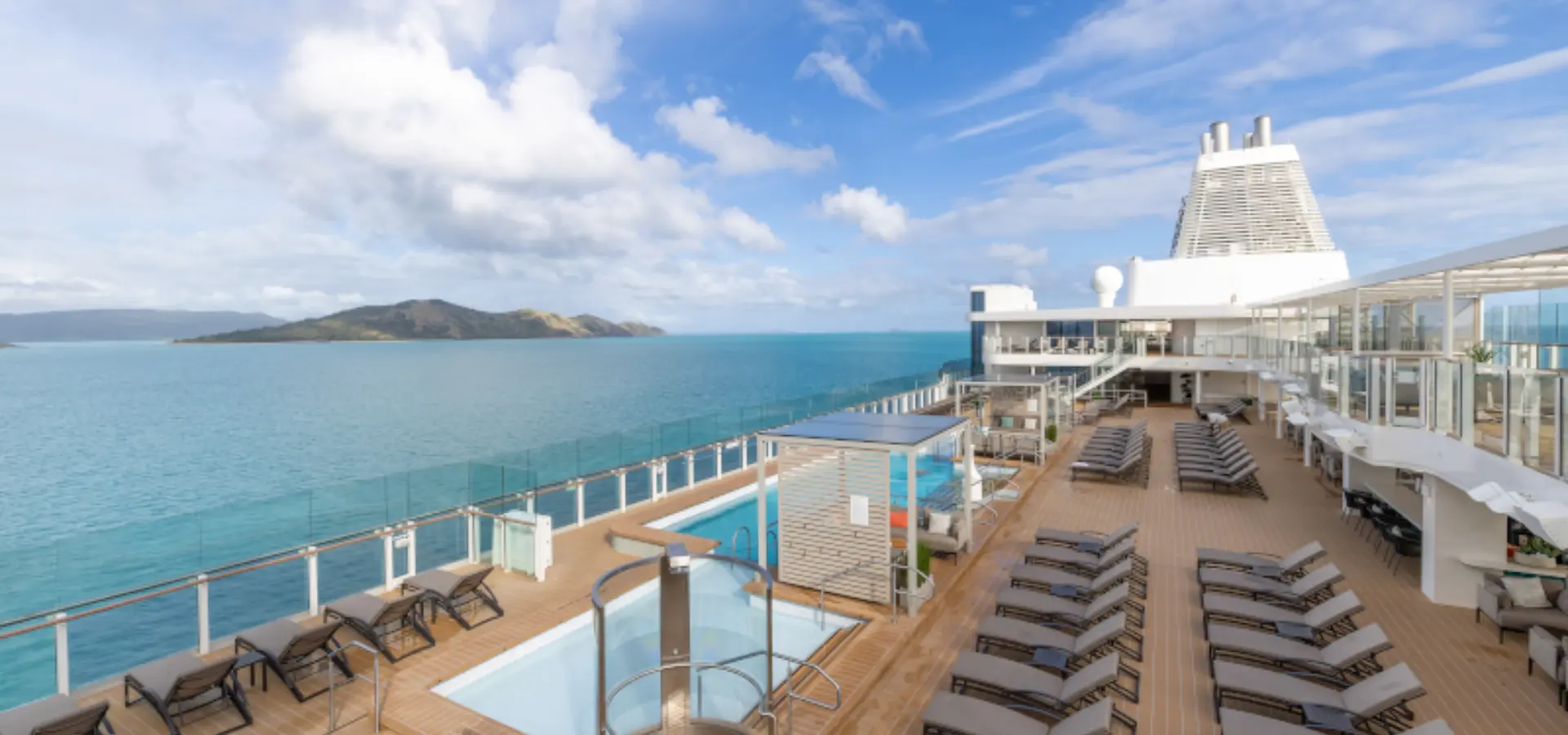 SSC NO Ship Exterior Whitsunday Islands 159