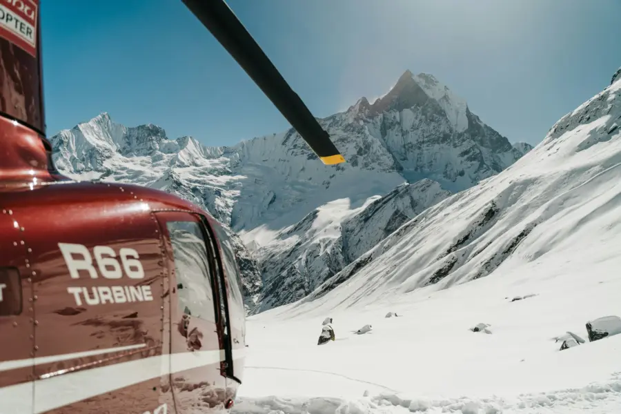 Avila Reizen heliskiën