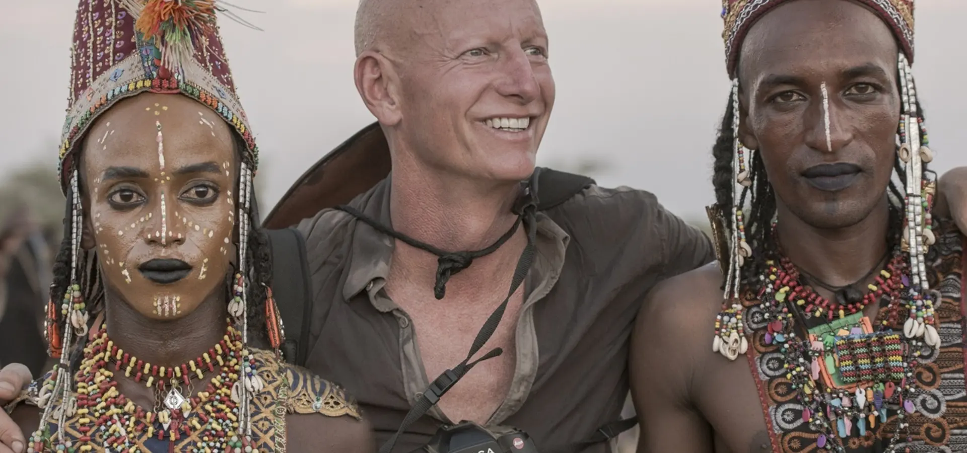 Avila Reizen Jimmy Nelson with the Wodaabe in Chad 2016